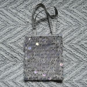 Cloth handbag with big sequins